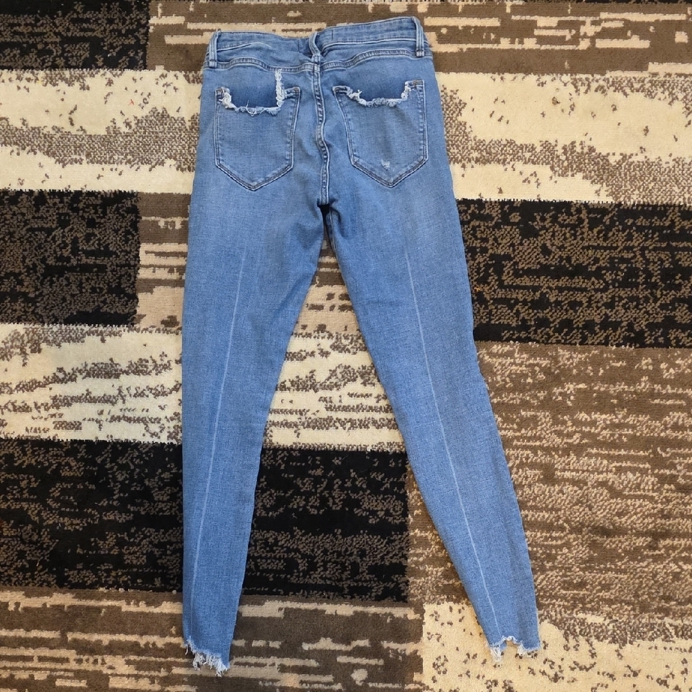 Abercrombie & Fitch‎ Medium Blue Ripped Skinny Jeans - Picture 3 of 4